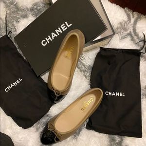 Chanel brown/cream ballerina flats with black cap